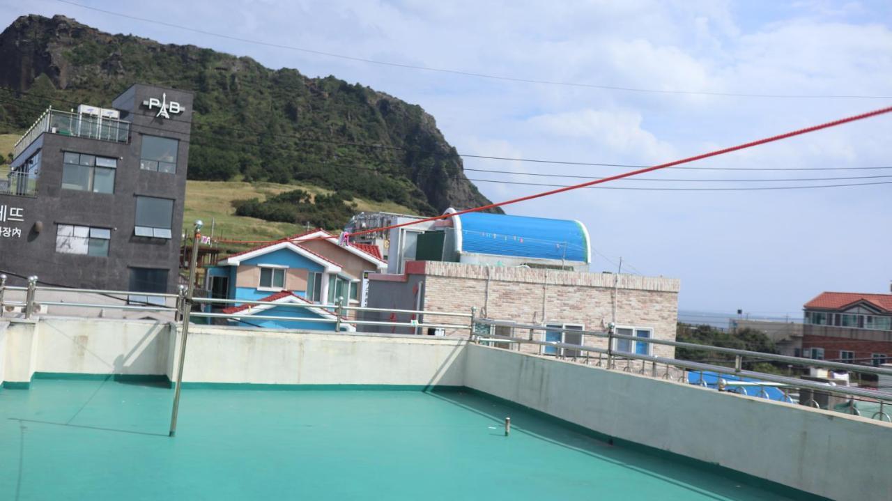 Seongsan Ilchulbong Pension Jeju Esterno foto